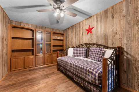 Bedroom - 4036 State Highway 265, Branson, MO 65616 photo 3 of 9