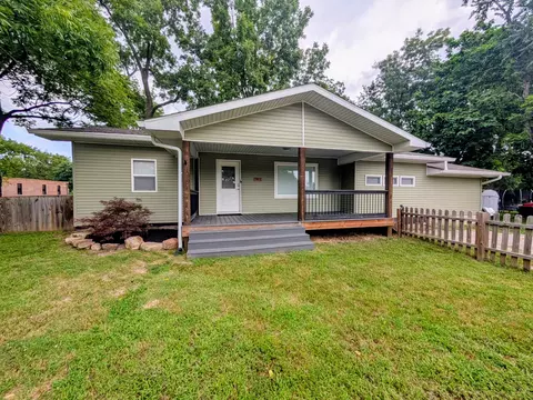 201 E Paydon St, West Plains, MO 65775
