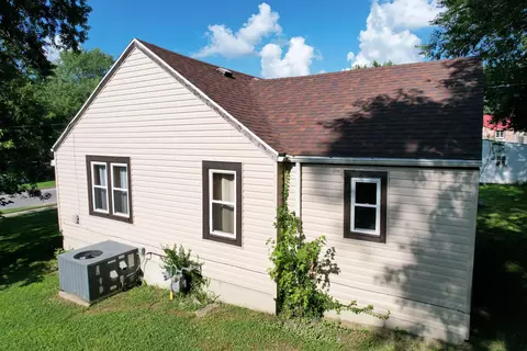 Exterior - 713 E Benton Ave, Ava, MO 65608 photo 5 of 7
