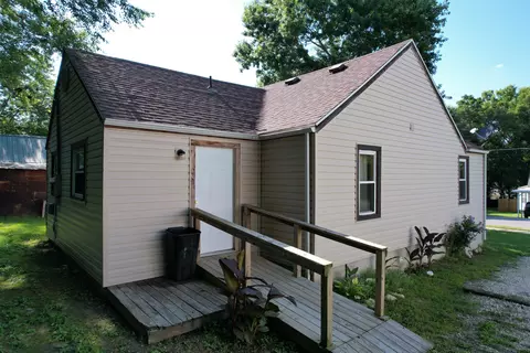 Exterior - 713 E Benton Ave, Ava, MO 65608 photo 6 of 7