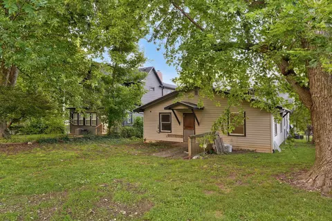 Exterior - 1227 N Clay Ave, Springfield, MO 65802 photo 4 of 8