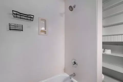 Bath - 1227 N Clay Ave, Springfield, MO 65802 photo 3 of 3