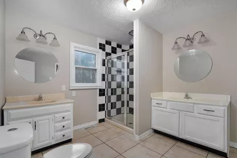 Bath - 1227 N Clay Ave, Springfield, MO 65802 photo 1 of 3