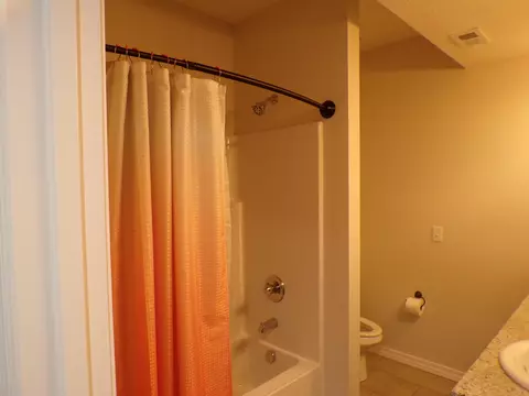 Bath - 517 N Stella Ct, Willard, MO 65781 photo 6 of 6