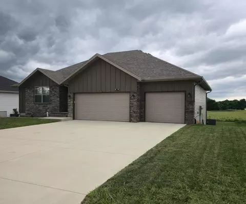 Exterior - 517 N Stella Ct, Willard, MO 65781 photo 3 of 10
