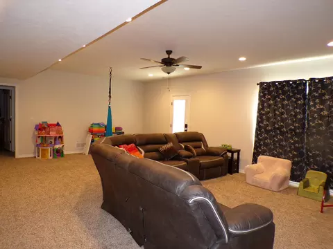 Living - 517 N Stella Ct, Willard, MO 65781 photo 2 of 3
