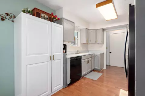 Kitchen - 2843 W Primrose Ln, Springfield, MO 65807 photo 1 of 3