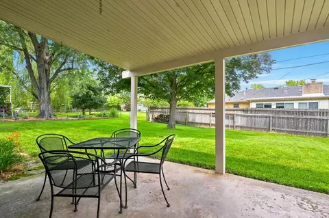2311 E Raynell St, Springfield, MO 65804 photo 28