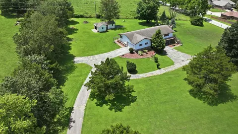 2028 E Mccracken Rd, Ozark, MO 65721 photo 2