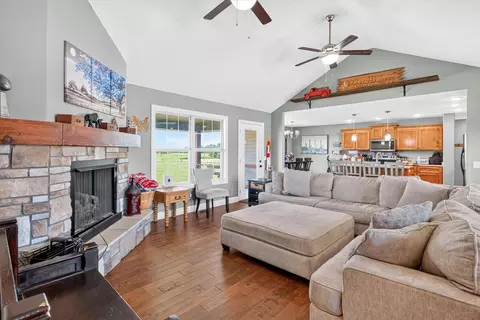 206 Maria Rd, Clever, MO 65631 photo 9