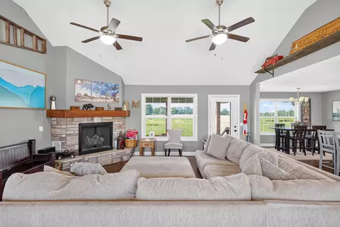206 Maria Rd, Clever, MO 65631 photo 8