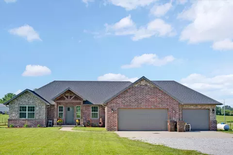 Exterior - 206 Maria Rd, Clever, MO 65631 photo 8 of 9