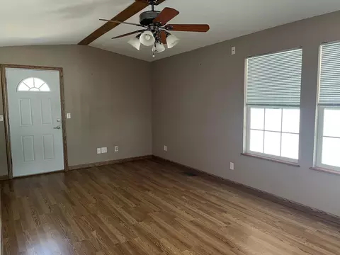 Living - 467 Royalty Ln, Branson, MO 65616 photo 2 of 3
