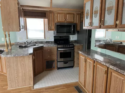 Kitchen - 467 Royalty Ln, Branson, MO 65616 photo 1 of 1