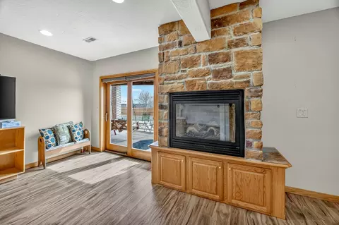 Living - 2374 S April Ave, Springfield, MO 65807 photo 9 of 9