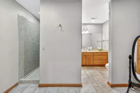 Bath - 2374 S April Ave, Springfield, MO 65807 photo 6 of 7