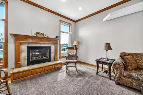 Living - 2374 S April Ave, Springfield, MO 65807 photo 4 of 9