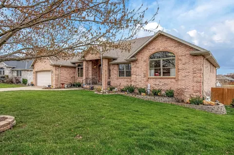Exterior - 2374 S April Ave, Springfield, MO 65807 photo 3 of 7