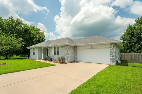 129 E Loyal St, Clever, MO 65631 photo 2