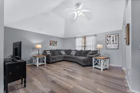 129 E Loyal St, Clever, MO 65631 photo 7