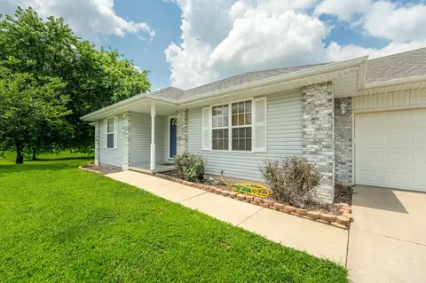 129 E Loyal St, Clever, MO 65631 photo 4