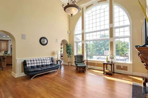 Living - 5909 S Brightwater Trl, Springfield, MO 65810 photo 1 of 8