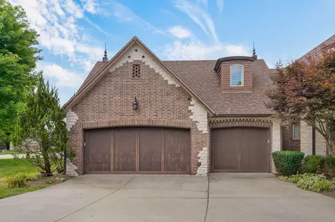 Exterior - 5909 S Brightwater Trl, Springfield, MO 65810 photo 4 of 12
