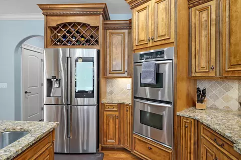 Kitchen - 5909 S Brightwater Trl, Springfield, MO 65810 photo 8 of 9