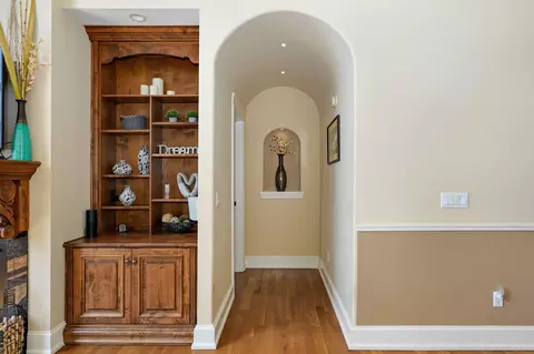 Entry Way - 5909 S Brightwater Trl, Springfield, MO 65810 photo 6 of 6
