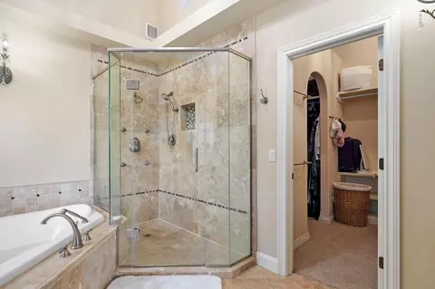 Bath - 5909 S Brightwater Trl, Springfield, MO 65810 photo 5 of 10