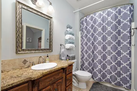 Bath - 5909 S Brightwater Trl, Springfield, MO 65810 photo 6 of 10