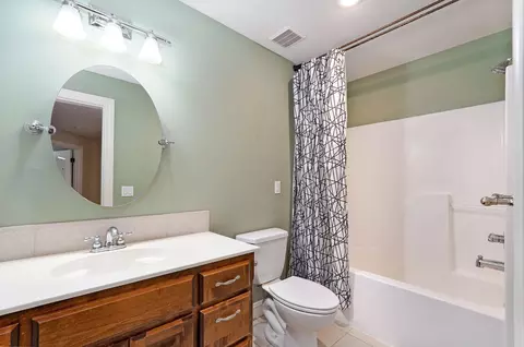 Bath - 5909 S Brightwater Trl, Springfield, MO 65810 photo 8 of 10