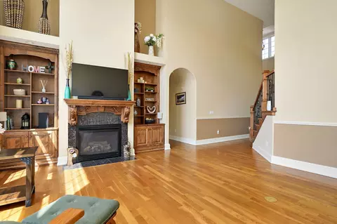 Living - 5909 S Brightwater Trl, Springfield, MO 65810 photo 3 of 8