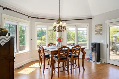 Dining - 5909 S Brightwater Trl, Springfield, MO 65810 photo 4 of 4