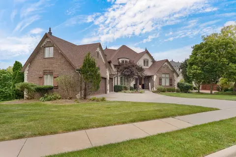 Exterior - 5909 S Brightwater Trl, Springfield, MO 65810 photo 2 of 12