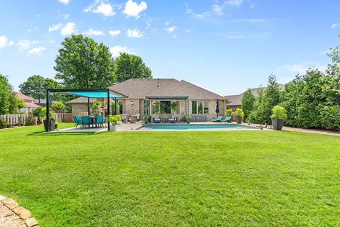 Exterior - 4833 S Ashton Ct, Springfield, MO 65810 photo 13 of 16