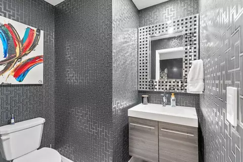 Bath - 4833 S Ashton Ct, Springfield, MO 65810 photo 1 of 2