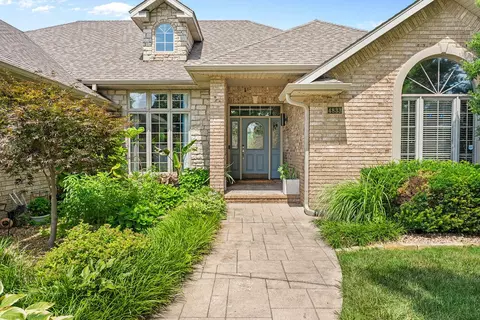 Exterior - 4833 S Ashton Ct, Springfield, MO 65810 photo 8 of 16