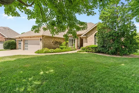 Exterior - 4833 S Ashton Ct, Springfield, MO 65810 photo 6 of 16