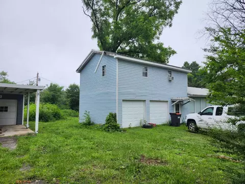 1685 Presley Dr, Cassville, MO 65625