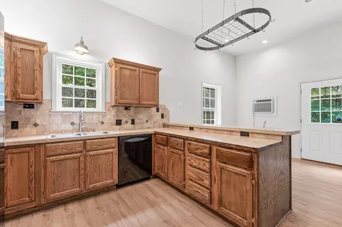 Kitchen - 330 Hendrickson School Rd, Shell Knob, MO 65747 photo 3 of 4