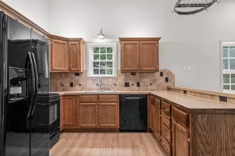 Kitchen - 330 Hendrickson School Rd, Shell Knob, MO 65747 photo 4 of 4