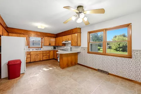204 E Washington St, Seymour, MO 65746 photo 8