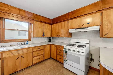 204 E Washington St, Seymour, MO 65746 photo 10