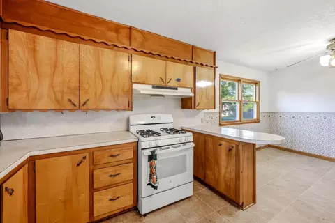 204 E Washington St, Seymour, MO 65746 photo 11