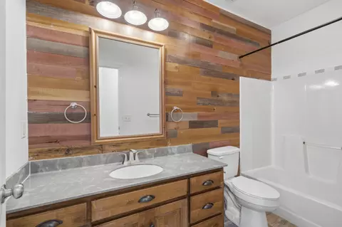 Bath - 3857 N Sheedy Ave, Springfield, MO 65803 photo 5 of 5