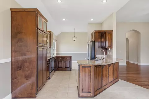 Entry Way - 3857 N Sheedy Ave, Springfield, MO 65803 photo 3 of 5