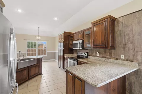 Kitchen - 3857 N Sheedy Ave, Springfield, MO 65803 photo 2 of 3