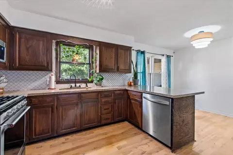 Kitchen - 1348 S Arcadia Ave, Springfield, MO 65804 photo 4 of 4