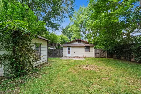 Exterior - 2434 N Pickwick Ave, Springfield, MO 65803 photo 8 of 9